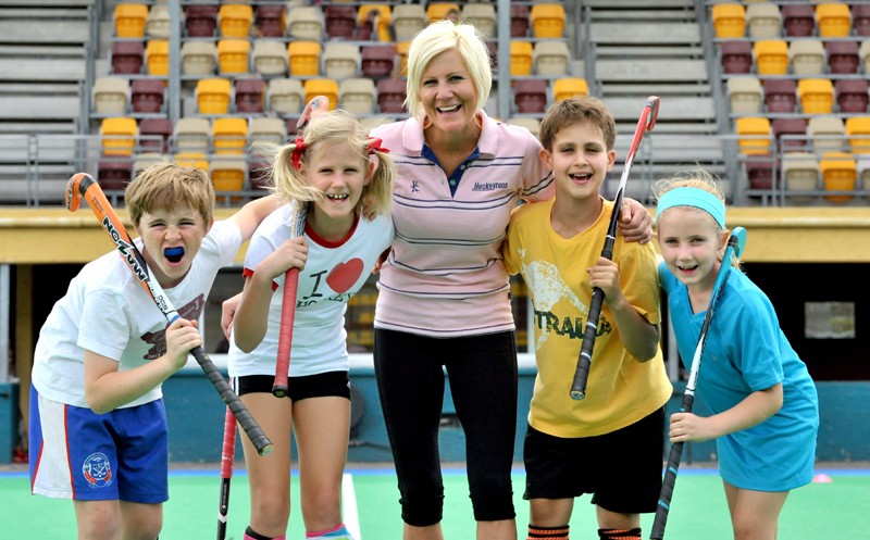 Olympic Gold Medallist Nikki Hudson with aspiring young hockey players