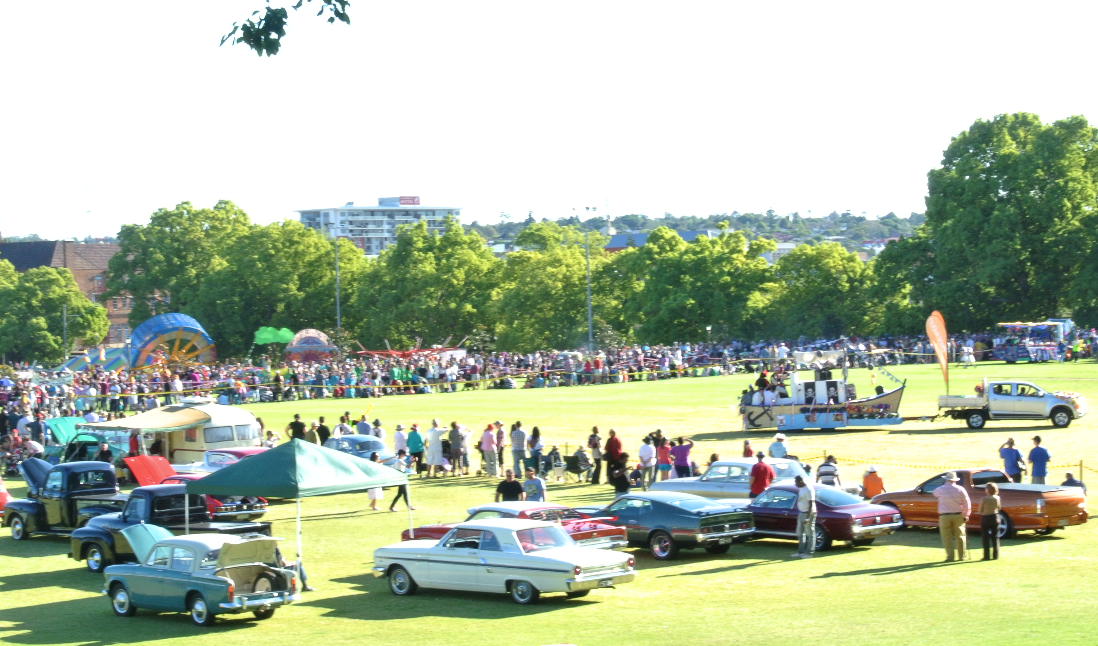 Carnival floats arriving at Godsall Street Oval