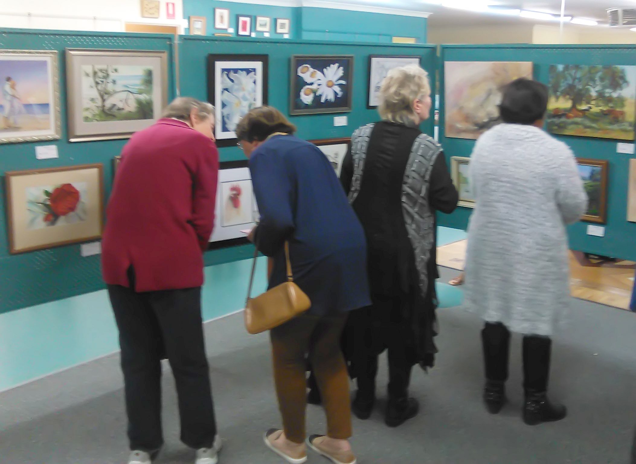 art-exhibition-viewing_filtered